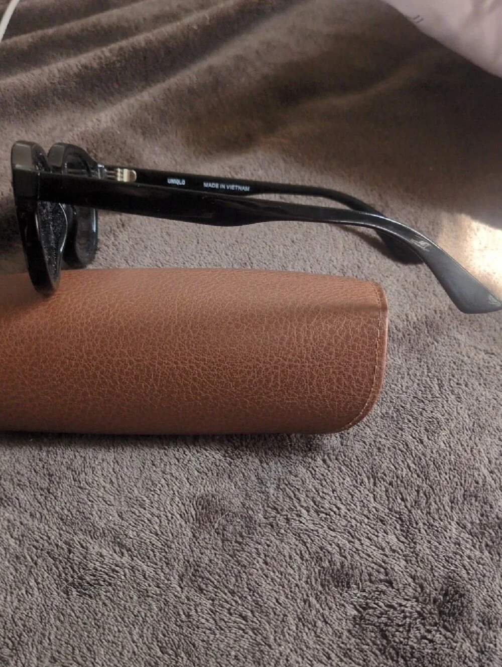 Uniqlo Black Round Women's Sunglasses
